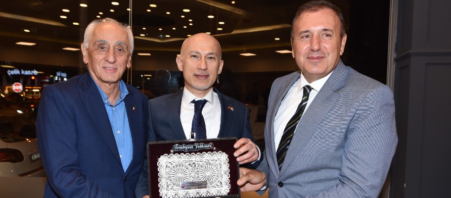 Eren ve Çelebi'den Gürcistan Başkonsolosu Japaridze'ye teşekkür plaketi